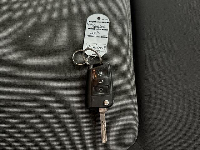 Volkswagen CRAFTER 2.0TDI 140PK L4H3 Dubbele Cabine | 6-Persoons | Navigatie | Camera | 3000Kg Trekhaak | Airco | Cruise