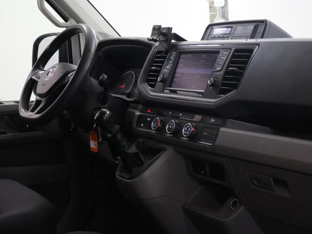 Volkswagen CRAFTER 50 | DC | 177 PK | BE Trekker | Tachograaf | BE-Trekker | Airco | Trekhaak 3500 KG. | 3-zits | Inrichting laadruimte | Koppelschotel