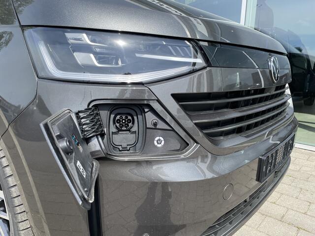 Volkswagen E-Transporter 32 L2H1 Style 64 kWh 995.- per maand all in! | 286 PK | Trekhaak | App Connect | Camera