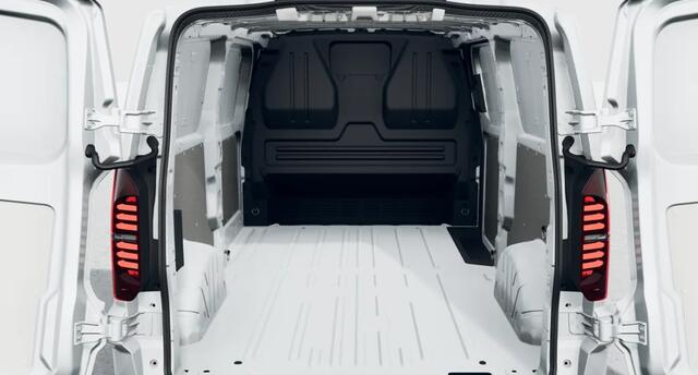 Volkswagen E-Transporter L2H1 64kWh 218pk RWD 3.2T Life-Intro /Direct leverbaar