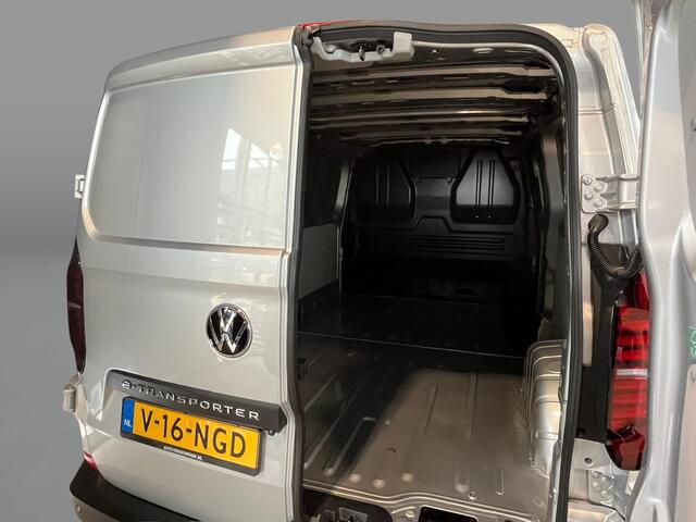 Volkswagen E-Transporter Bedrijfswagens Life L2 160 kW (218 pk) Elektrische aandrijving | Multifunctioneel kunstlederen stuurwiel | Voorruit van gelaagd glas, warmtewerend en verwarmbaar | Kunststof instaplijst voor |