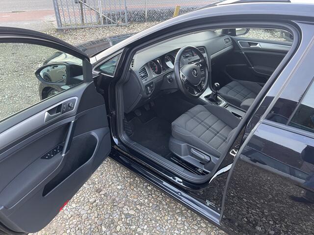 Volkswagen GOLF Variant 1.0 TSI Connected Series APK tot 26-10-2025