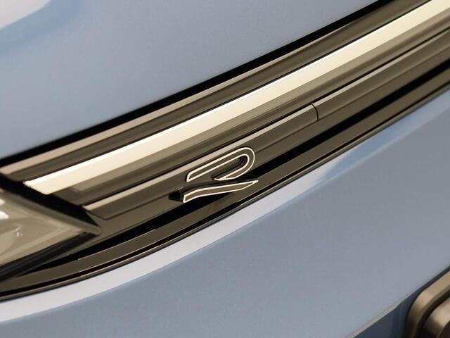 Volkswagen GOLF 1.5 eTSI R-Line Edition | Carplay | Adaptieve Cruise | Stuur/Stoel Verwarming | Camera |