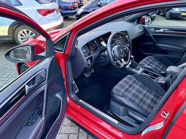 Volkswagen GOLF 2.0 GTI 220PK DSG 2eEig|NaviXenon|19inch|Climate