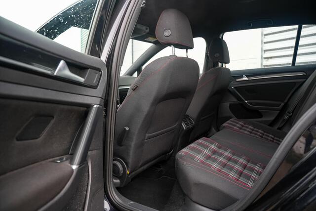 Volkswagen GOLF 2.0 TSI GTI Navi Xenon Cruise Clima Stoelverw. PDC 17''LM