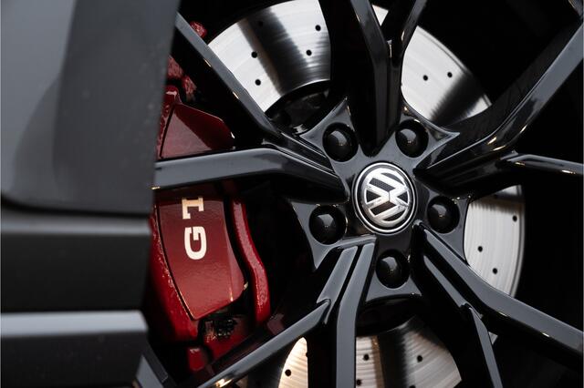 Volkswagen GOLF GTI Clubsport | 300PK | Pano | Keyless | IQ Light | Nardo | Camera | Lane & Side Assis | ACC | DCC | Sound