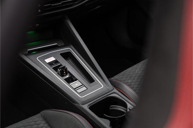 Volkswagen GOLF GTI Clubsport | 300PK | Pano | Keyless | IQ Light | Nardo | Camera | Lane & Side Assis | ACC | DCC | Sound