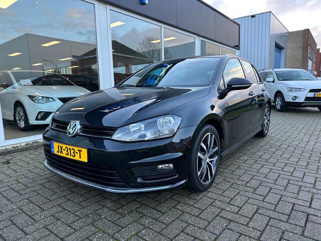 Volkswagen GOLF 1.2 TSI Highline R-Line