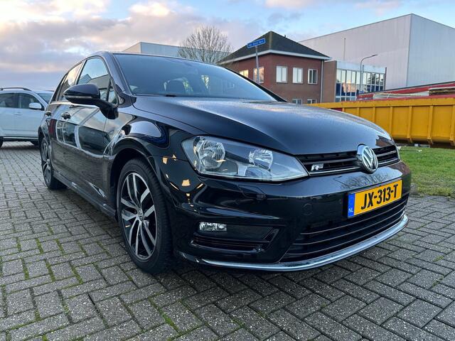 Volkswagen GOLF 1.2 TSI Highline R-Line
