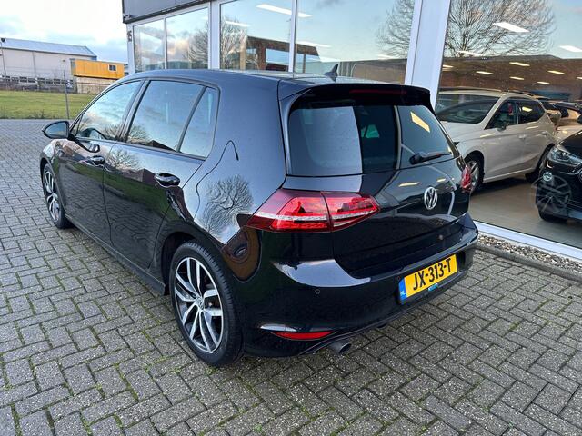 Volkswagen GOLF 1.2 TSI Highline R-Line