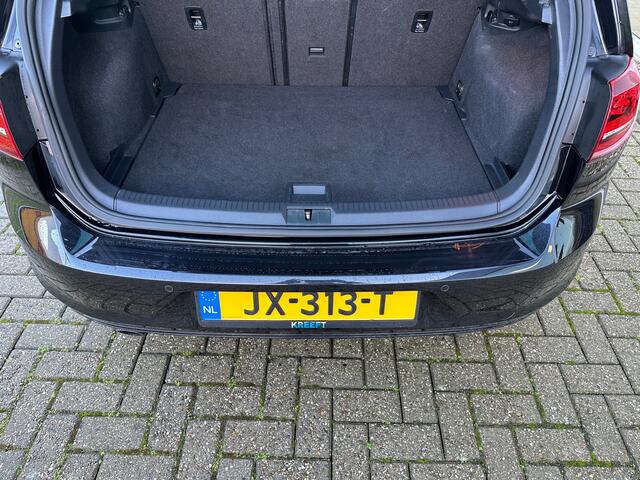 Volkswagen GOLF 1.2 TSI Highline R-Line