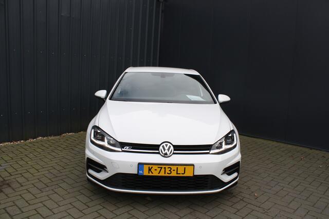 Volkswagen GOLF 1.5 TSI Highline Business R