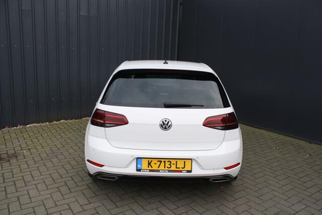 Volkswagen GOLF 1.5 TSI Highline Business R