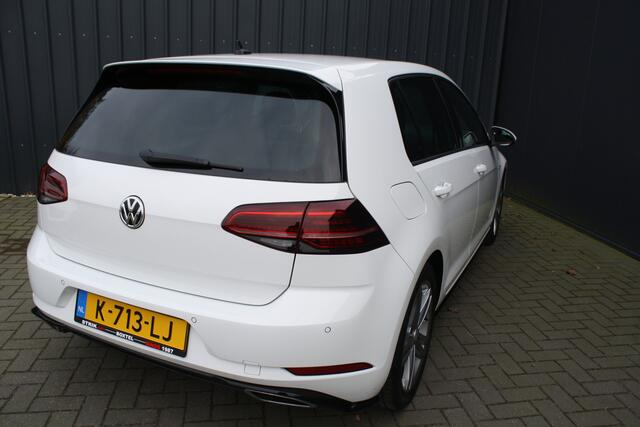 Volkswagen GOLF 1.5 TSI Highline Business R