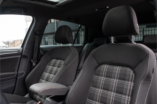 Volkswagen GOLF 2.0 TDI GTD | Virtual | Sport & Sound | Camera | Lane & Side Assis | Front Assis | ACC | D