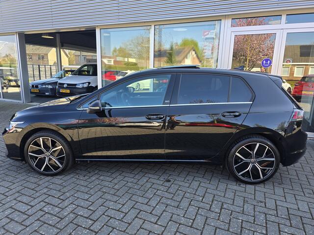 Volkswagen GOLF 1.5 eTSI Edition 50 / Panoramadak / HUD / ACC / Matrix LED
