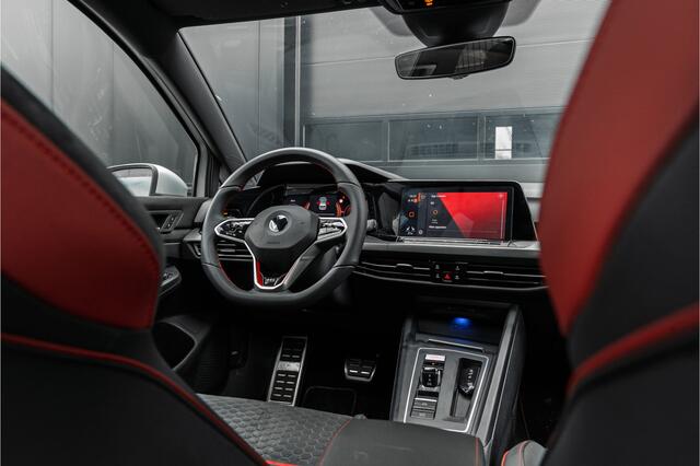 Volkswagen GOLF 8 2.0 TSI GTI Clubsport 300PK | Pano | Keyless | IQ Light | Nardo | Camera | Lane & Side Assis | ACC | DCC | Sound