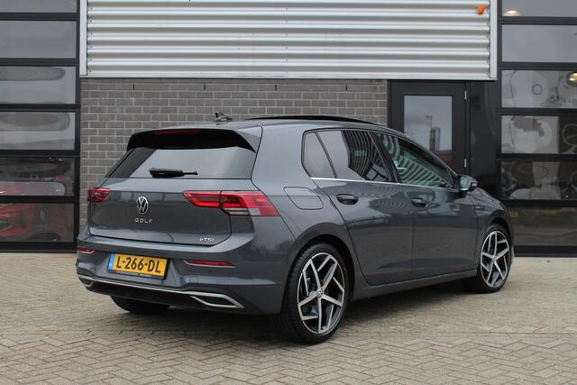 Volkswagen GOLF 1.5 eTSI Style / Carplay / Panoramadak / Stoelverwarming