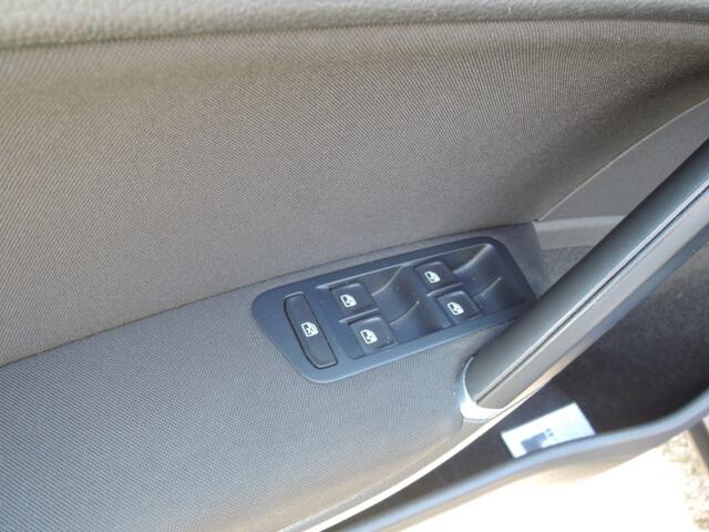 Volkswagen GOLF 2.0 TDI HL BNS R-LINE