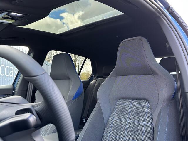 Volkswagen GOLF GTE 1.5 eHybrid 272pk DSG Panoramadak / Demonstratieauto