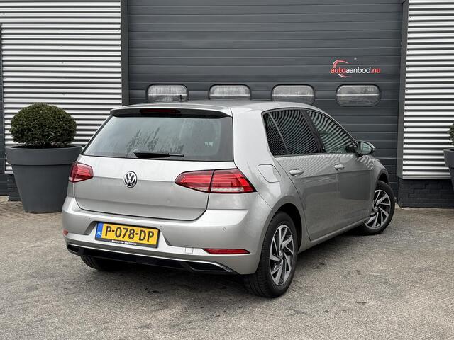 Volkswagen GOLF 1.5 TSI Highline | Adaptive Cruise Control | Lane Assist | Navigatie | Carplay | Parkeersensoren | Stoelverwarming |