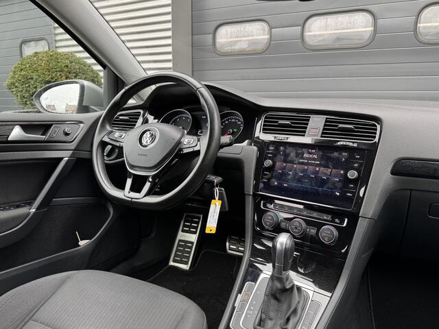 Volkswagen GOLF 1.5 TSI Highline | Adaptive Cruise Control | Lane Assist | Navigatie | Carplay | Parkeersensoren | Stoelverwarming |