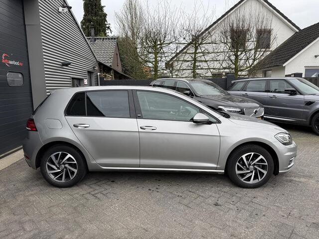 Volkswagen GOLF 1.5 TSI Highline | Adaptive Cruise Control | Lane Assist | Navigatie | Carplay | Parkeersensoren | Stoelverwarming |
