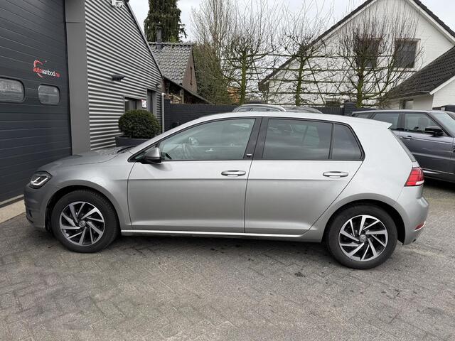 Volkswagen GOLF 1.5 TSI Highline | Adaptive Cruise Control | Lane Assist | Navigatie | Carplay | Parkeersensoren | Stoelverwarming |