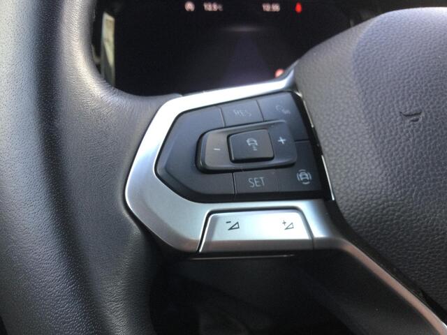 Volkswagen GOLF 1.0 eTSI Life | Navi | PDC | Adpt. Cruise |