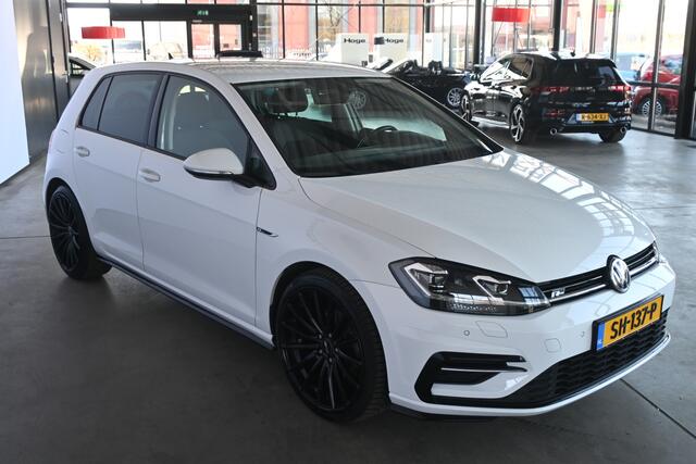 Volkswagen GOLF 7.5 1.5 TSI Highline R-Line Clima Carplay 19'Inch Virtual Cockpit LED Rijklaarprijs Inruil Mogelijk!