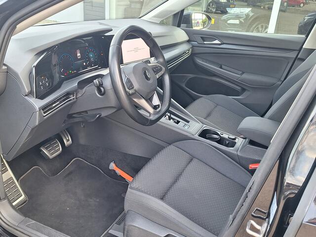 Volkswagen GOLF 1.0 eTSI Life Business Hybride / Automaat / Trekhaak / Camera