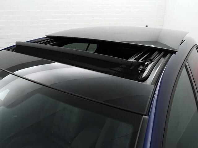 Volkswagen GOLF 2.0 TSI GTI Aut- Panoramadak, Harman Kardon, Sfeerverlichting, Stuur/Stoelverwarming, Park Pilot