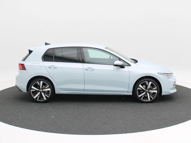 Volkswagen GOLF Life Edition 1.5 eHybrid 150 kW / 204 pk | 18" Velgen | Camera | Cruise Control Adaptief | Keyless | Digitale Cockpit |