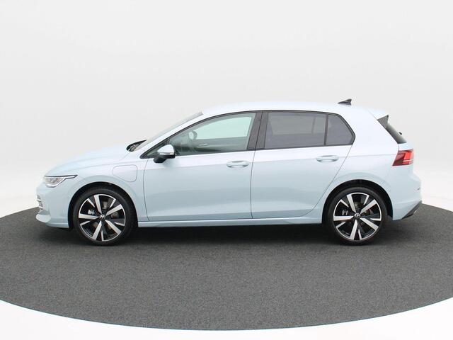 Volkswagen GOLF Life Edition 1.5 eHybrid 150 kW / 204 pk | 18" Velgen | Camera | Cruise Control Adaptief | Keyless | Digitale Cockpit |