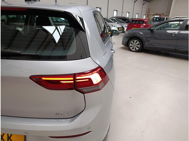 Volkswagen GOLF 1.0 eTSI Life Navigatie | Pdc V+A | Lmv | Automaat !