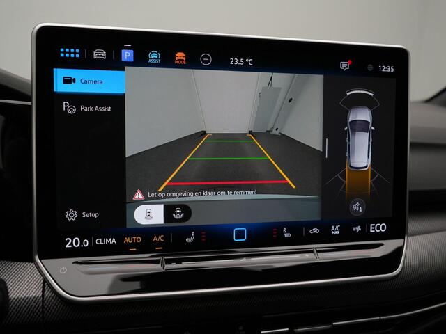 Volkswagen GOLF GTE 1.5 eHybrid 272 pk DSG | Panoramadak | IQ Light | Head-up display | Stuur-/stoelverwarming | Achteruitrijcamera