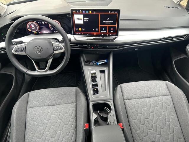 Volkswagen GOLF 8.5 Automaat 1.5 eTSI Life Edition l Sfeerverlichting l Camera l Carplay l Adapt Cruise l