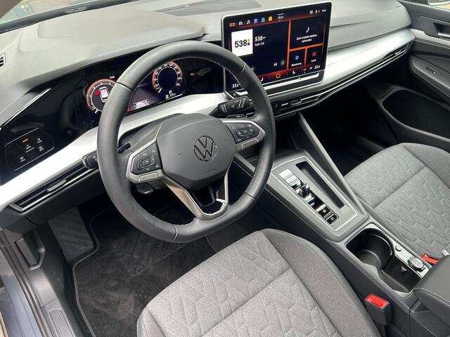 Volkswagen GOLF 8.5 Automaat 1.5 eTSI Life Edition l Sfeerverlichting l Camera l Carplay l Adapt Cruise l