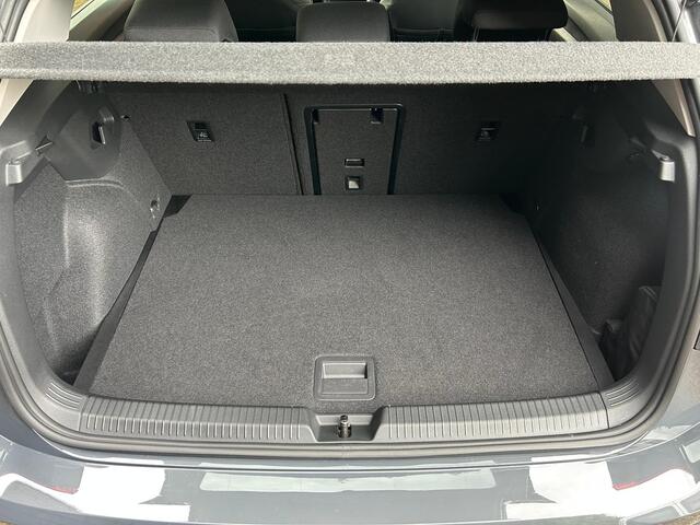 Volkswagen GOLF 8.5 Automaat 1.5 eTSI Life Edition l Sfeerverlichting l Camera l Carplay l Adapt Cruise l