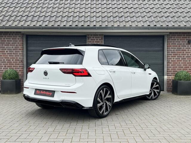Volkswagen GOLF 1.5 eTSI DSG R-Line Panorama IQ Keyless Blackstyle