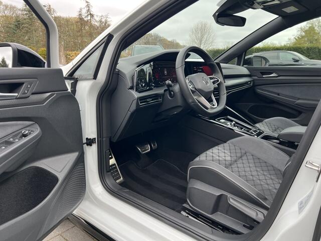 Volkswagen GOLF 1.5 eTSI DSG R-Line Panorama IQ Keyless Blackstyle