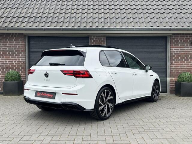Volkswagen GOLF 1.5 eTSI DSG R-Line Panorama IQ Keyless Blackstyle