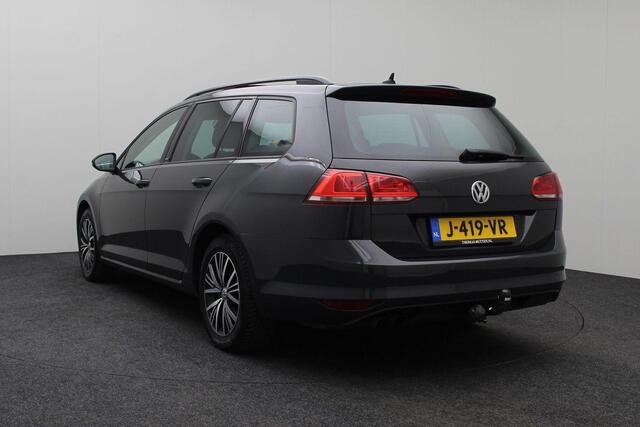 Volkswagen GOLF Variant 1.4 TSI Connected Series 2016 | Panorama Dak | Stoelverwarming | Cruise Control | Navigatie | Goed Onderhouden | Trekhaak | Parkeersenoren | Boekjes | 2 Sleutels