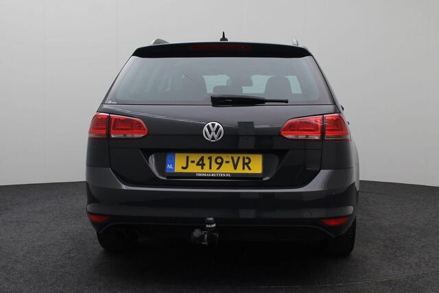 Volkswagen GOLF Variant 1.4 TSI Connected Series 2016 | Panorama Dak | Stoelverwarming | Cruise Control | Navigatie | Goed Onderhouden | Trekhaak | Parkeersenoren | Boekjes | 2 Sleutels