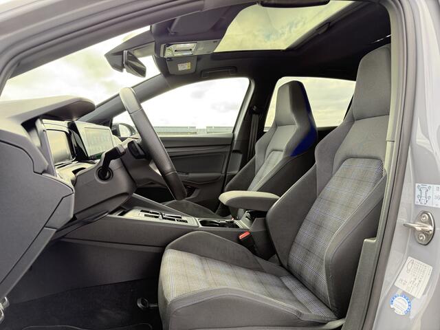 Volkswagen GOLF 1.4 eHybrid GTE | IQ | Pano | Black Style