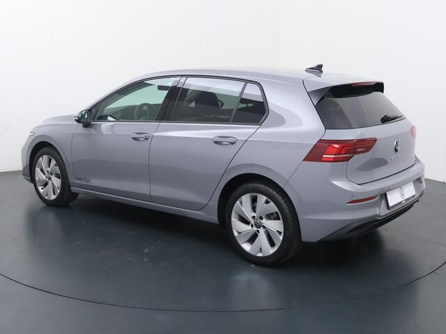 Volkswagen GOLF 1.5 eTSI 85kW/116pk DSG Life Edition | Navigatiesysteem | LED verlichting | Achteruitrijcamera | Parkeersensoren voor & achter |