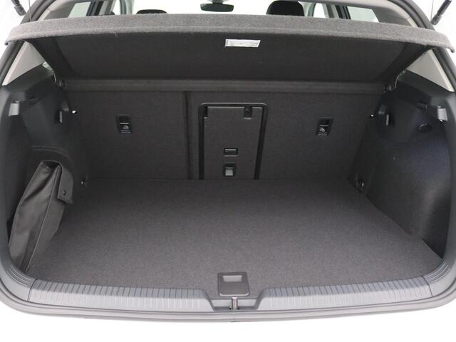 Volkswagen GOLF 1.5 eHybrid Life Edition Adaptieve Cruise Controle, Navi via Apple Carplay/Android Auto, Achteruitrijcamera, Stoel-Stuurverwarming, Keyless, 17" LM Velgen