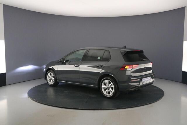 Volkswagen GOLF Life 1.5 eTSI 130pk DSG Automaat Adaptive cruise control, Achteruitrijcamera, LED koplampen, Stuurwiel verwarmd, App connect, Stoelverwarming, Parkeersensoren