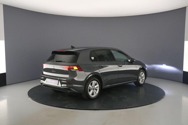 Volkswagen GOLF Life 1.5 eTSI 130pk DSG Automaat Adaptive cruise control, Achteruitrijcamera, LED koplampen, Stuurwiel verwarmd, App connect, Stoelverwarming, Parkeersensoren