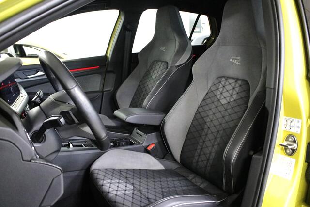 Volkswagen GOLF 1.5 eTSI R-Line Business+